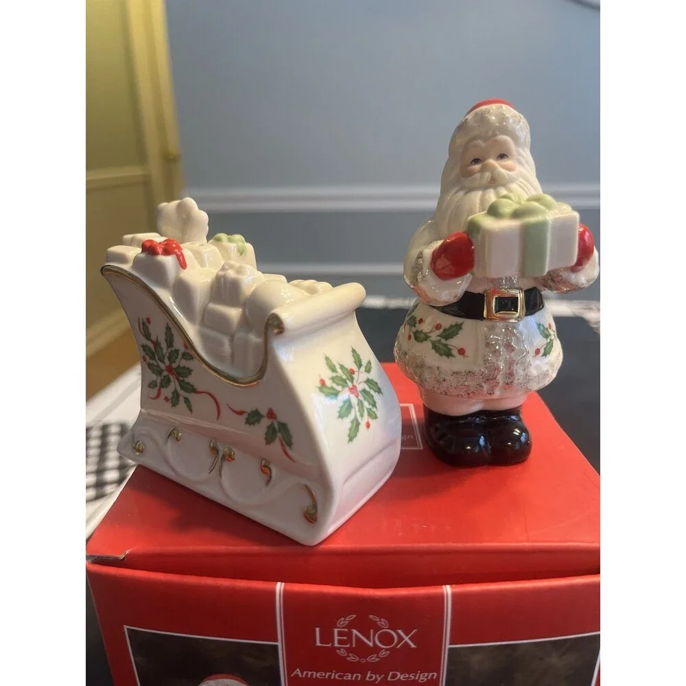 Lenox Santa & Sleigh Filled With Toys Salt & Pepper Shaker Set NIB